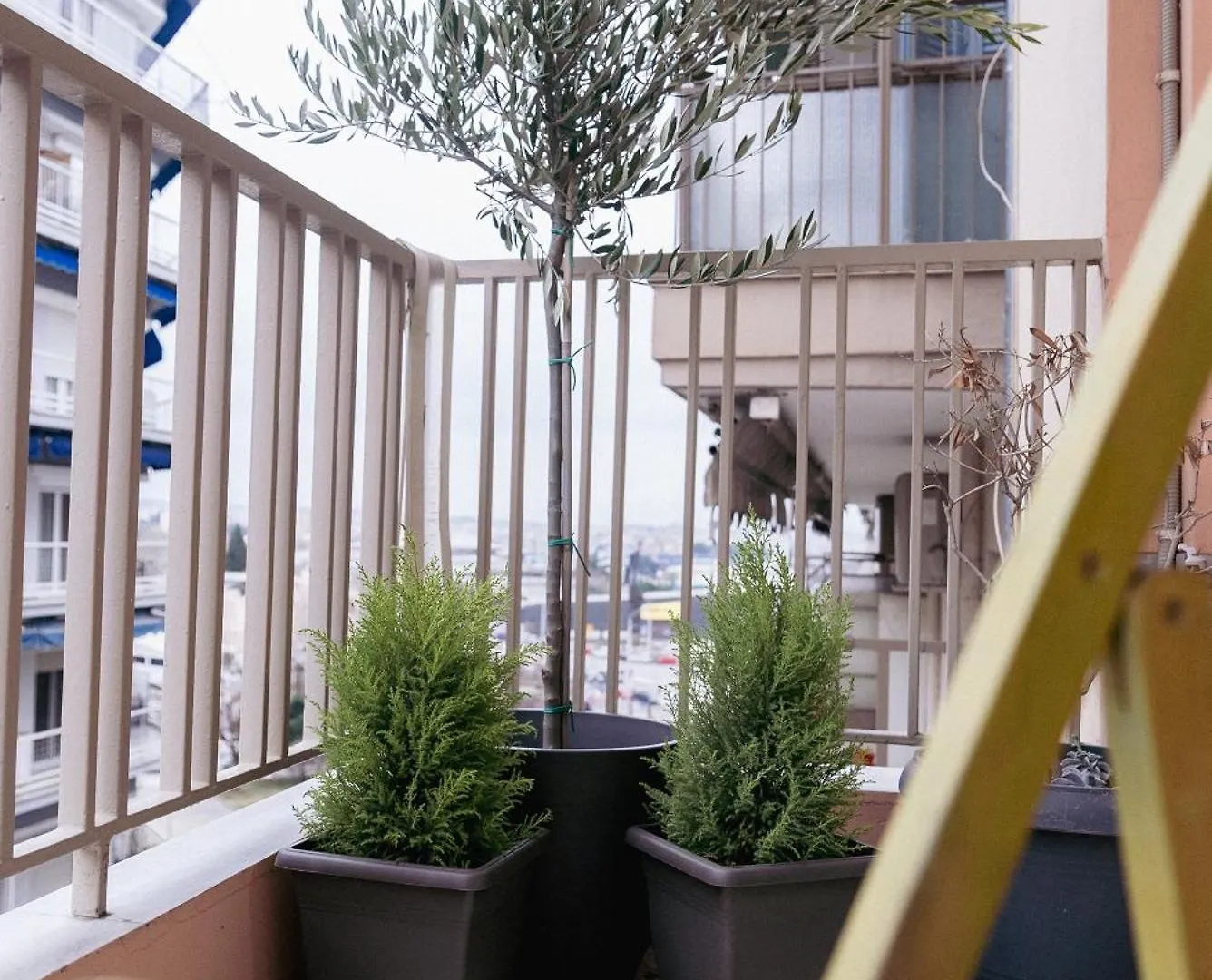 Charming 85Sqm Apartment With Panoramic City-Views 테살로니키